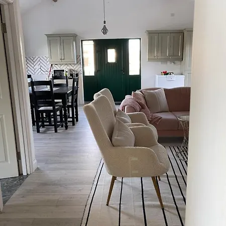 Cosy With Fire Stove * Athlone