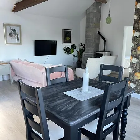 Cosy With Fire Stove * Athlone